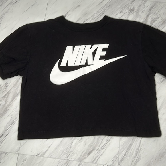 Nike, The Nike Tee, Cropped, Size Small - Picture 5 of 5